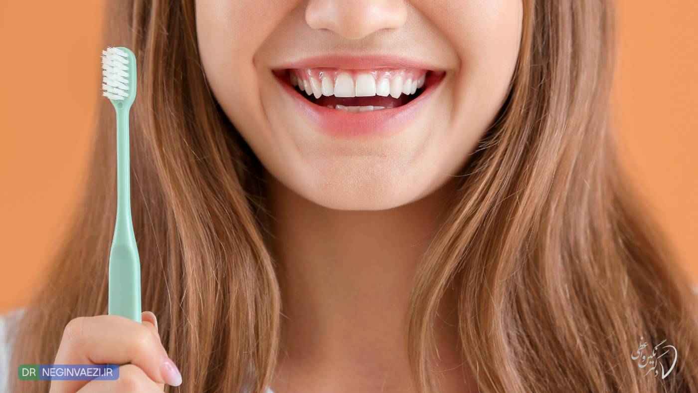 مسواک زدن چند بار در روز توسط دندانپزشکان توصیه می شود